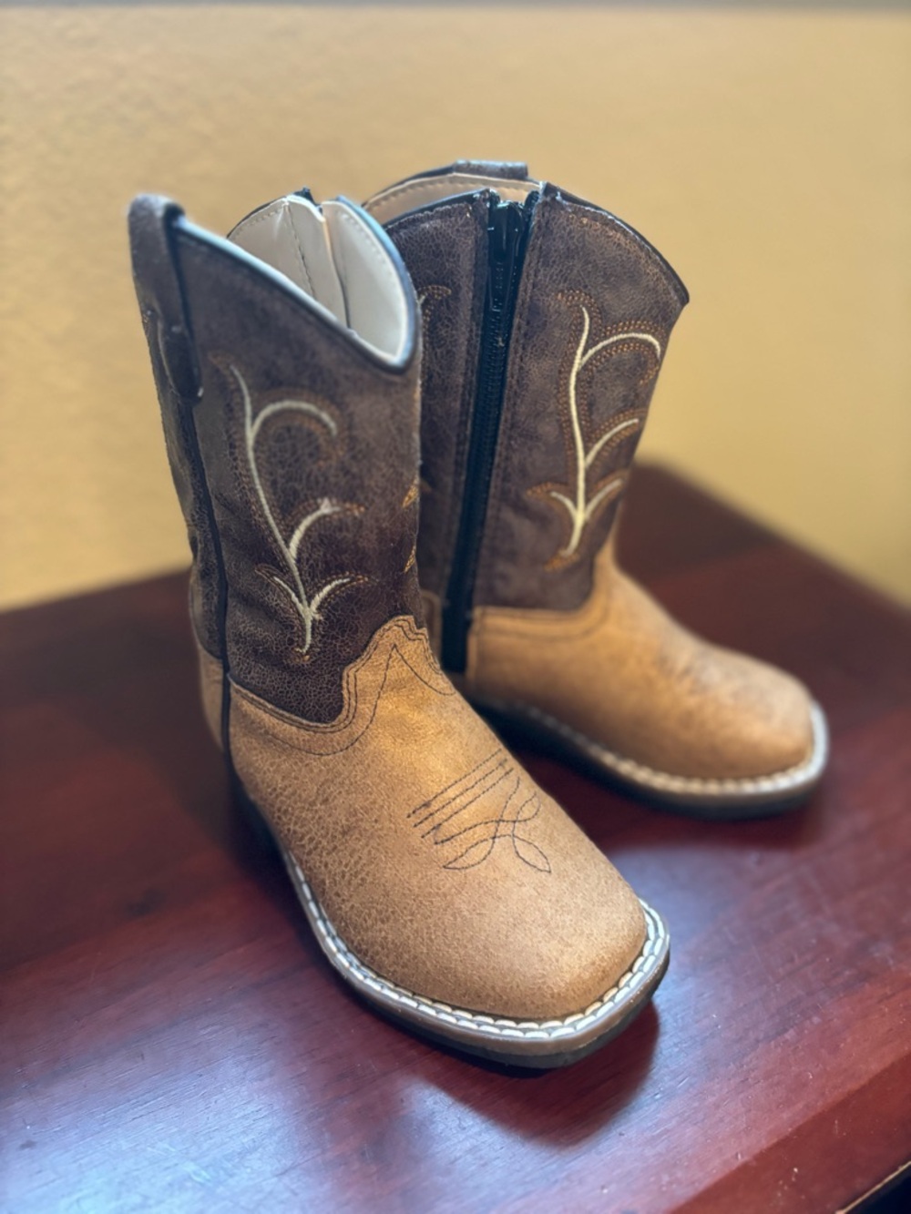 Old West Brown Western Boot with Cream Interior
